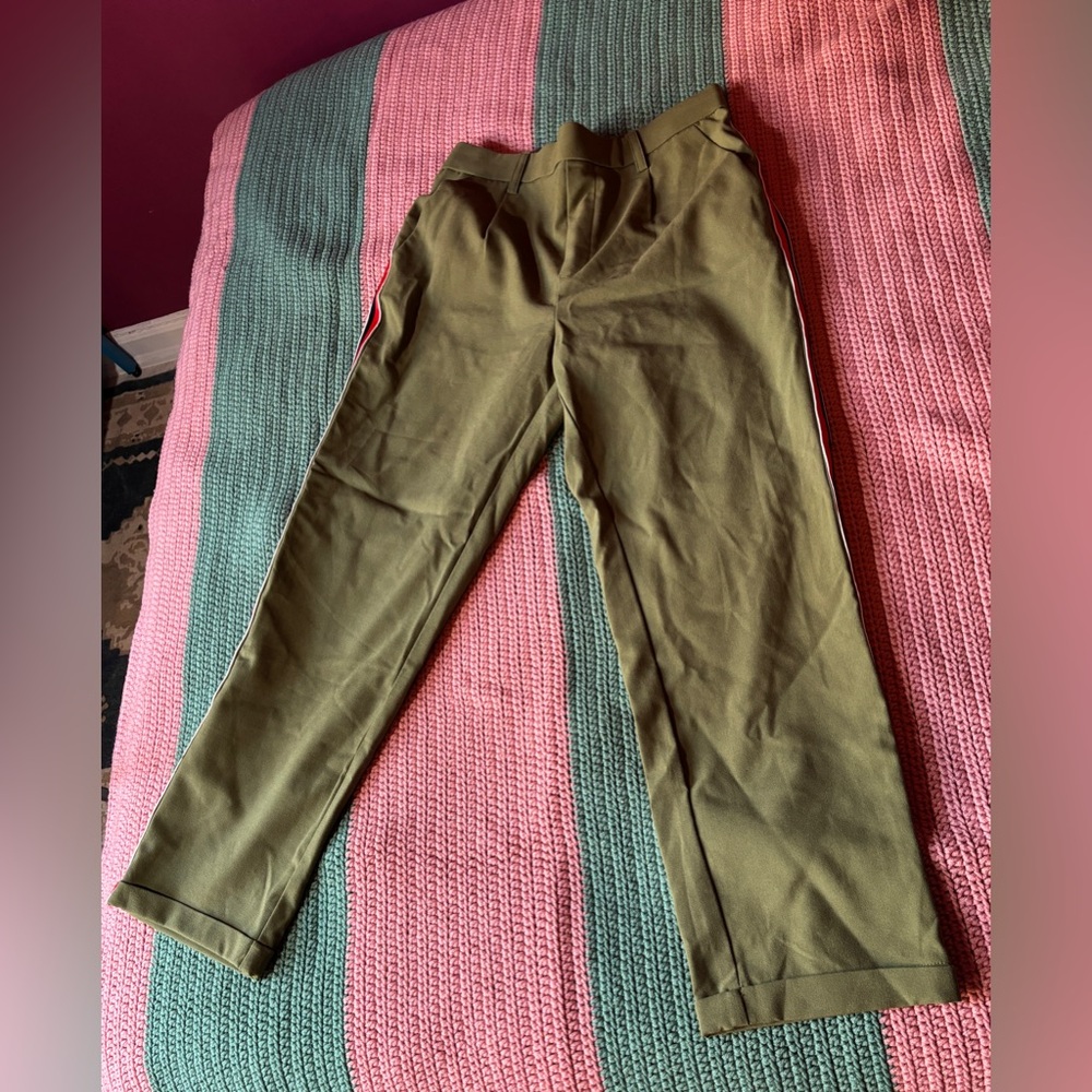 Forever 21 army green pants with side stripe size L